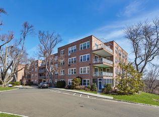 1 Putnam Ct #2G, Greenwich, CT 06830