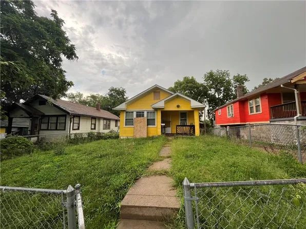 3807 Mersington Ave, Kansas City, MO 64128