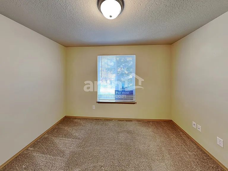 467 Whitney Dr — Photo 19