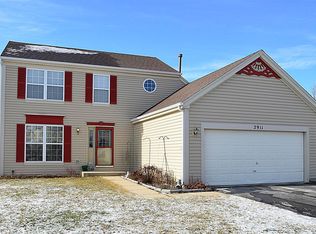 2911 Deerpath Ln, Carpentersville, IL 60110
