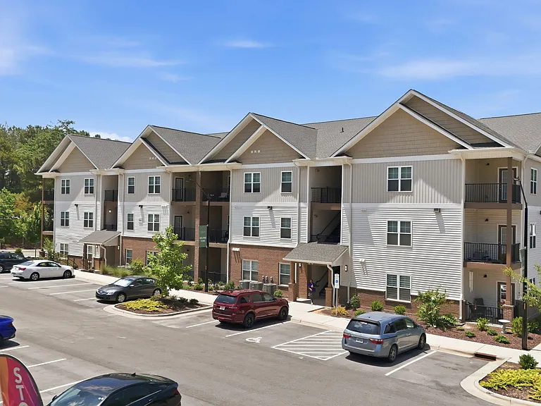 Pine Reserve Apartments — Photo 45
