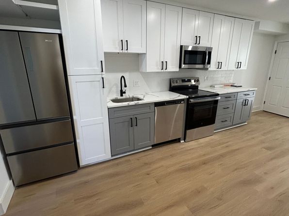 1230 Penn St NE UNIT 4