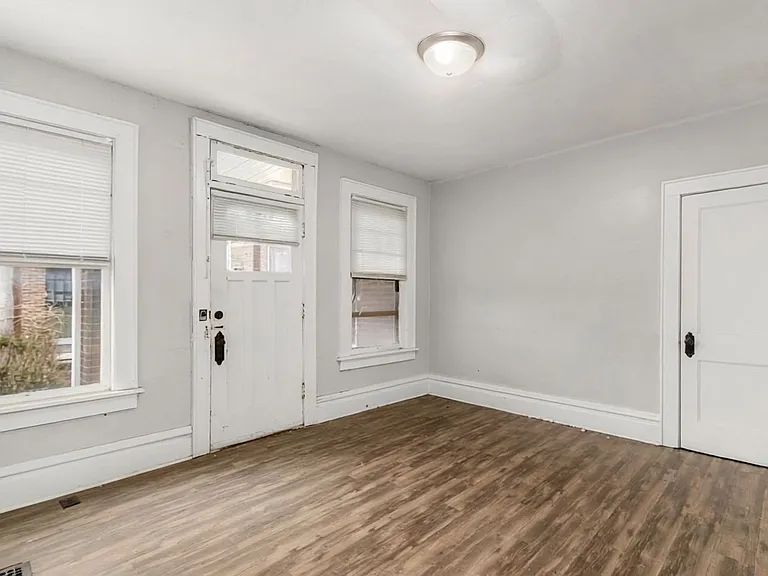 24 E 2nd Ave #2 — Photo 3