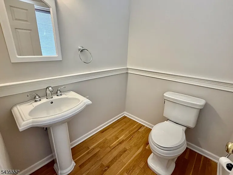 48 E Madison Ave — Photo 19