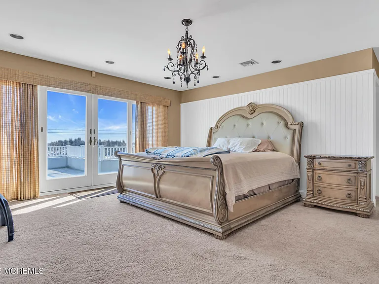 115 N Ocean Ave — Photo 49