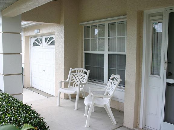2nd image of 320 NW Tuscany Ct