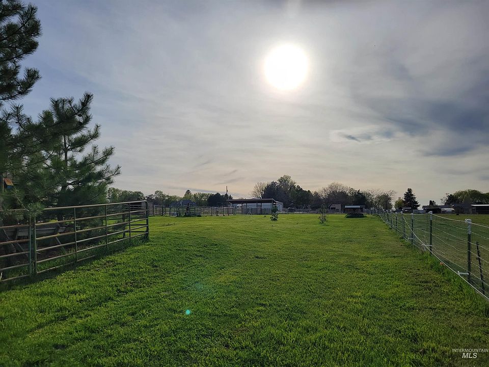 2nd image of 8502 Track Rd