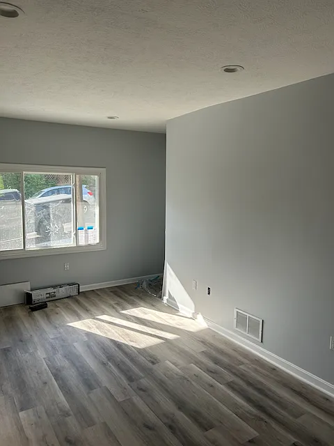 3 bed, 1800 sqft, $2,300 — Photo 3