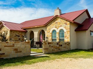 239 Marsh Ln, Uvalde, TX 78801