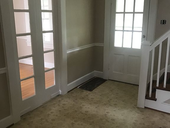 3rd image of 2104 Craig St