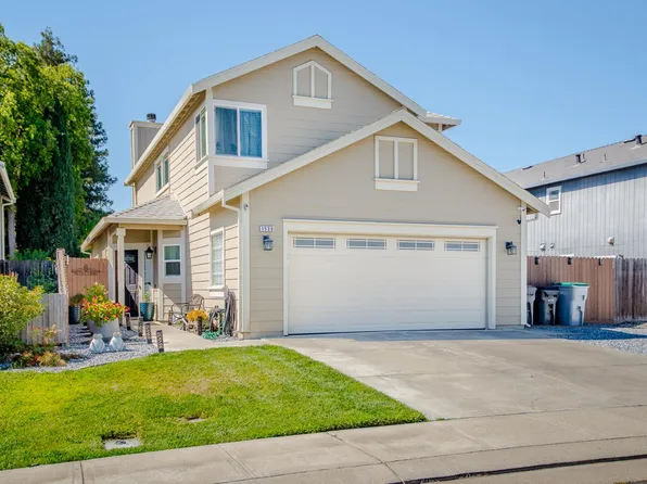 1530 Paradise Valley Dr, Woodland, CA 95776