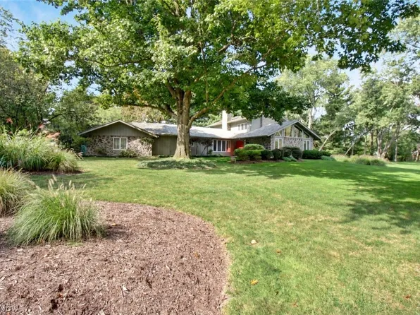 2025 Lyndway Rd, Cleveland, OH 44121