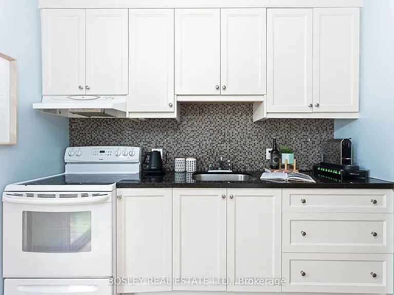 58 Valhalla Blvd — Photo 11