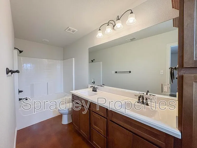 205B Sparrow Cv — Photo 13