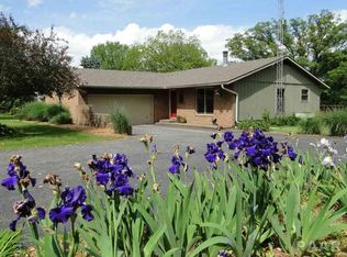 30 Prairie Rd, Macomb, IL 61455