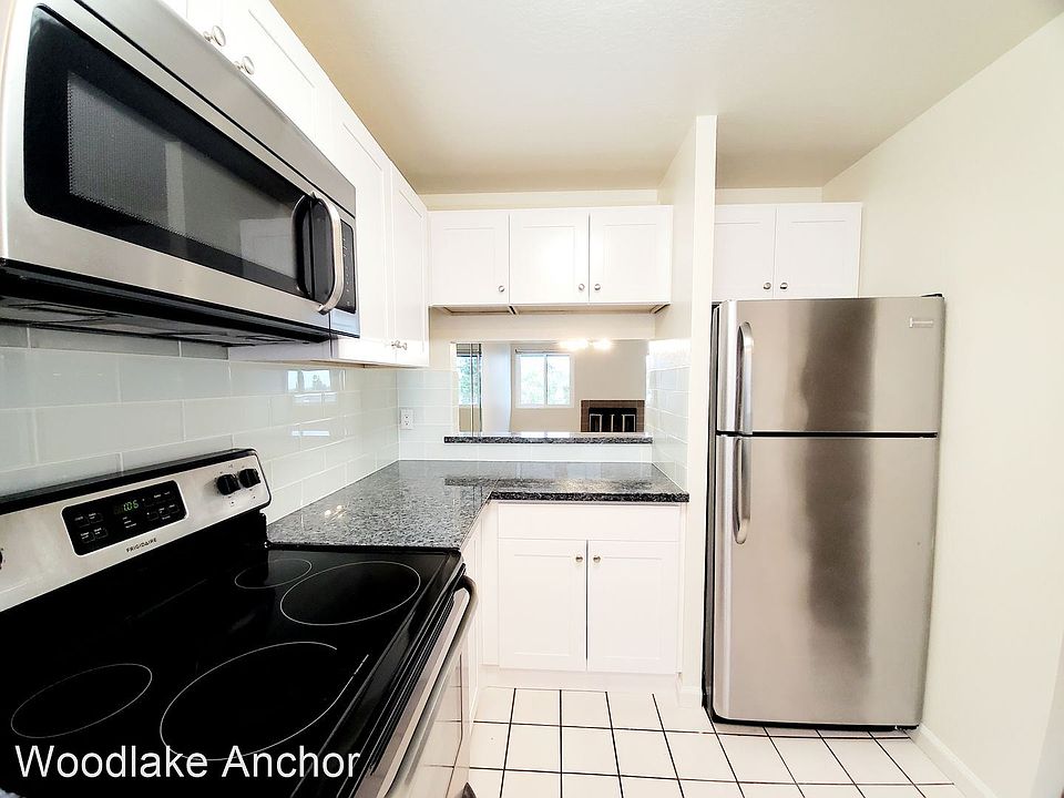 1st image of 320 Peninsula Ave APT 401