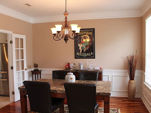4th image of 5052 Sussex Dr
