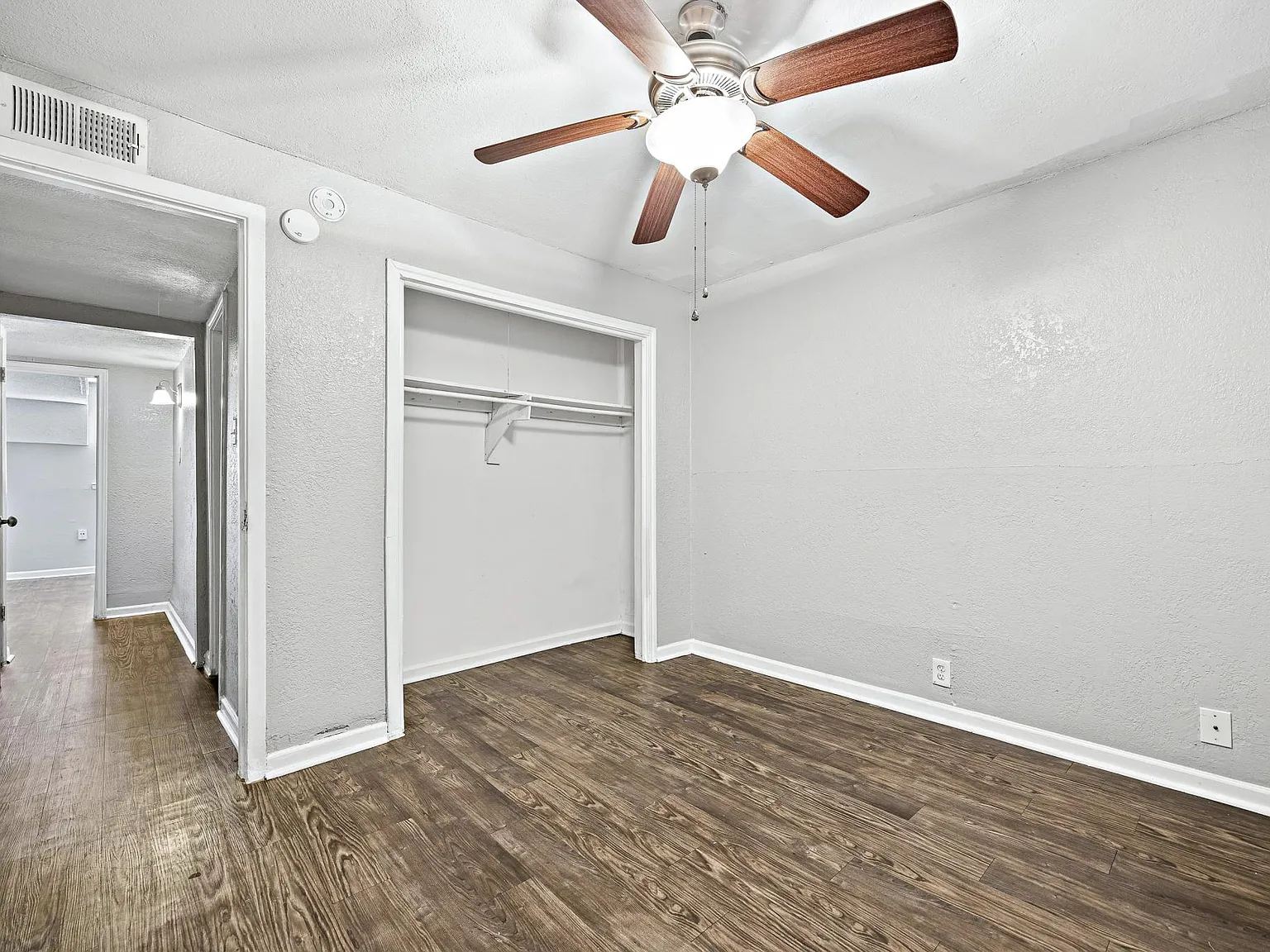 2 bed, 897 sqft, $1,238 — Photo 4