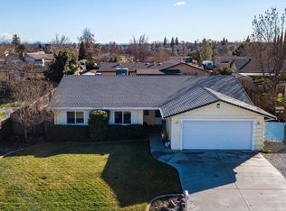 475 Woodhill Dr, Redding, CA 96003
