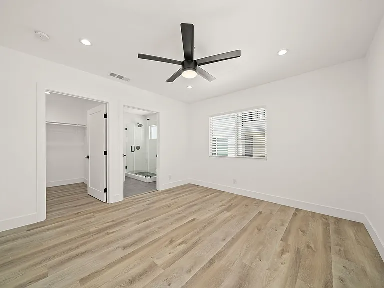 4832 Downey — Photo 2