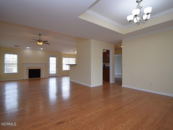 5th image of 2337 Blackstone Drive