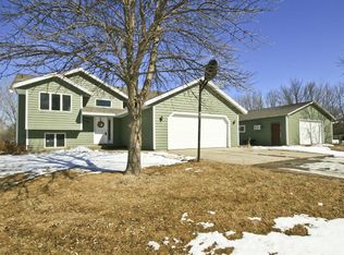 18756 202nd Cir, Hutchinson, MN 55350