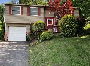 30 Bock Ln, Baden, PA
