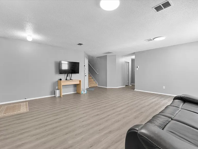 5401 Pandale Valley Dr — Photo 3