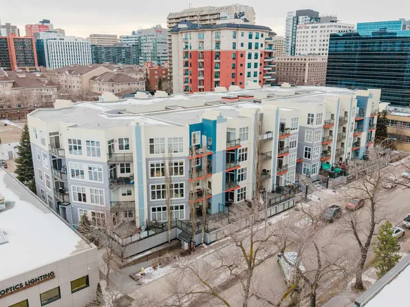 10147 112th St NW #207, Edmonton, AB T5K 1M1