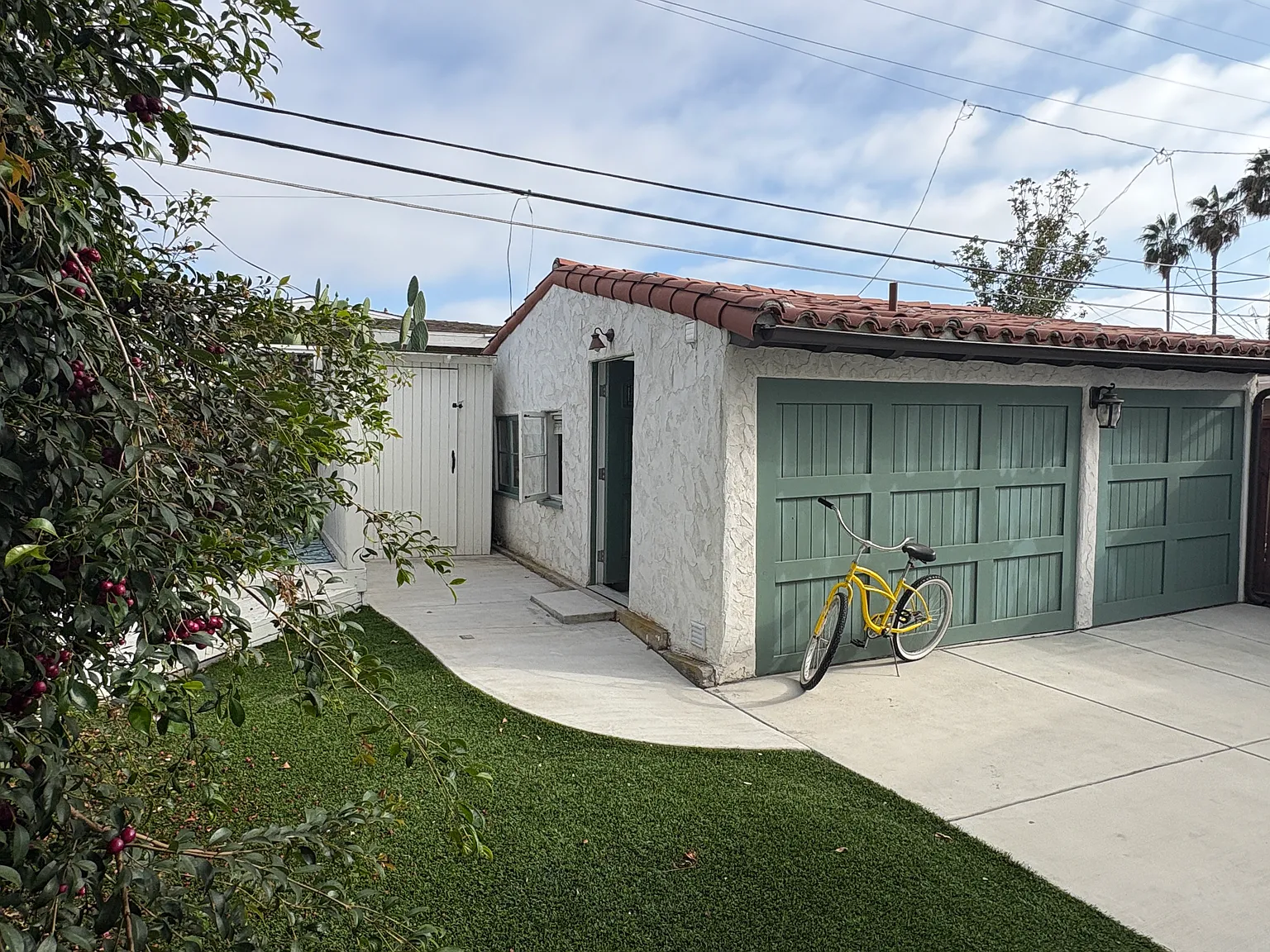 Studio, 400 sqft, $2,450 — Photo 1