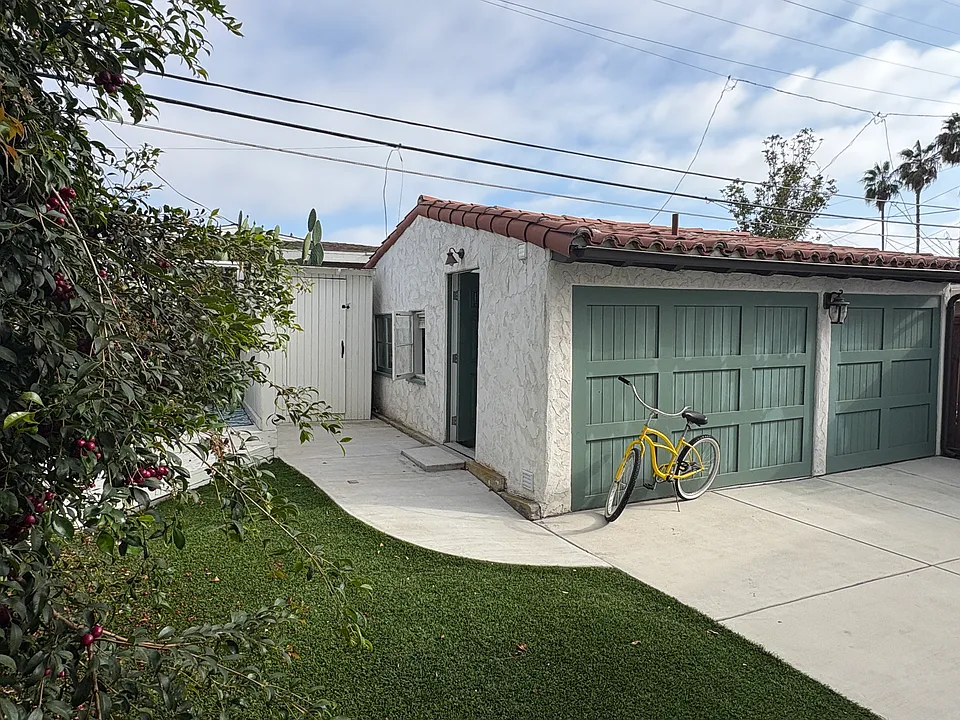 215 Avenida Miramar #C
