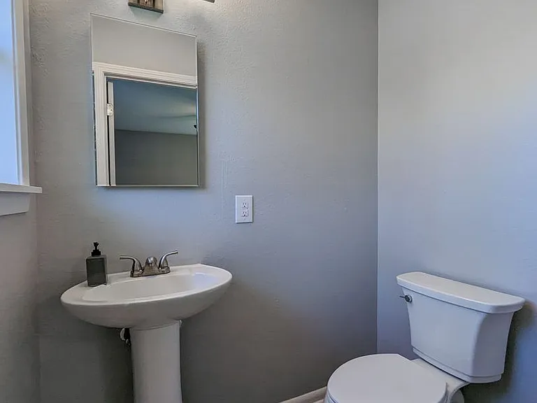4012 Stuart Ave — Photo 5