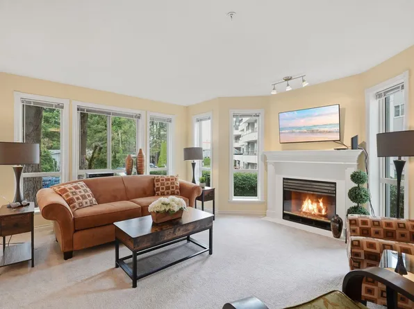 2575 Ware St #211, Abbotsford, BC V2S 3E2