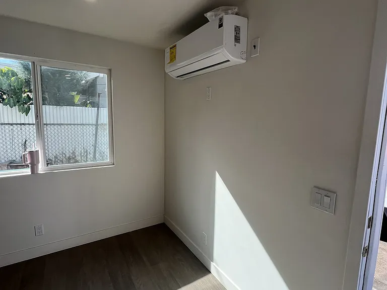 2268 Inez St — Photo 3