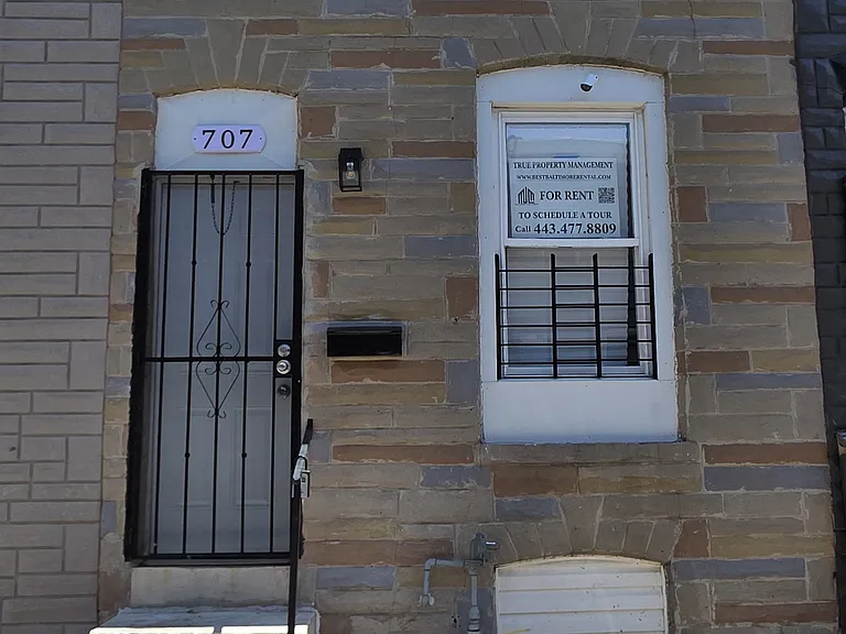 707 N Port St — Photo 2