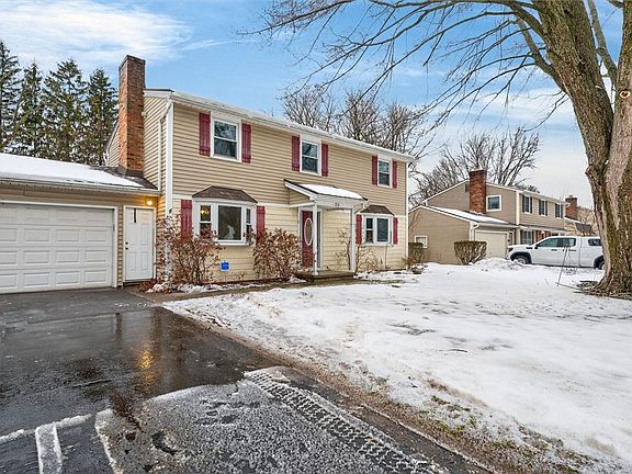 2nd image of 21 Squirrels Heath Rd