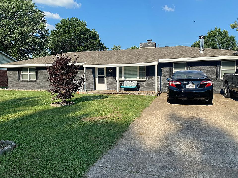 2nd image of 409 Janet St