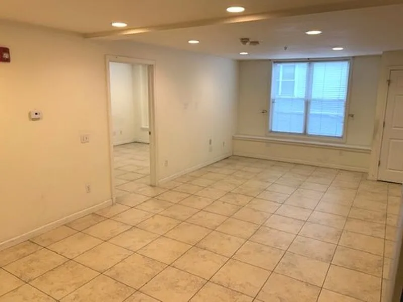 3 bed, 1.0 bath, $3,180 — Photo 3