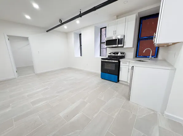 638 West 160th Street image 2 of 12