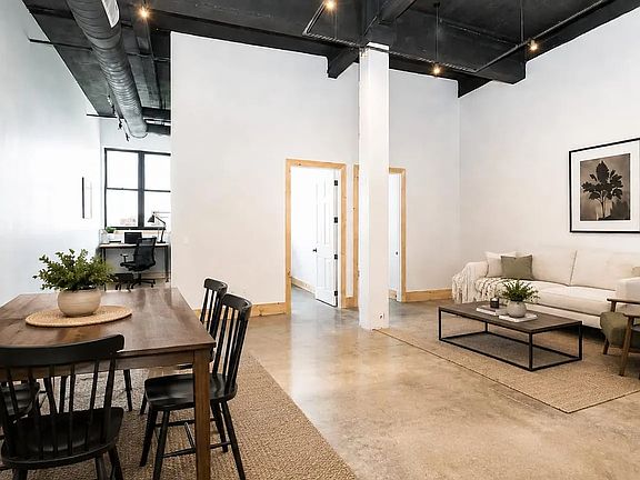 3rd image of 255 18th St APT 302