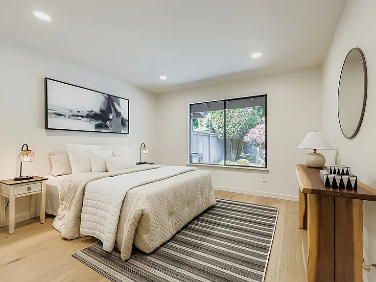 14208 NE 2nd Pl — Photo 4