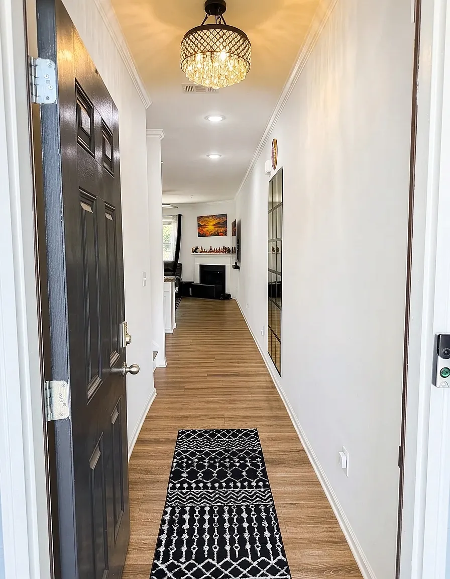 3 bed, 2.5 bath, 1989 sqft, $2,700 — Photo 3