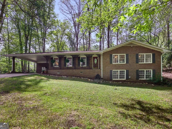 4730 Geneva Dr SW, Lilburn, GA 30047