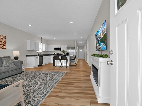 2nd image of 121 Isabelle Rd