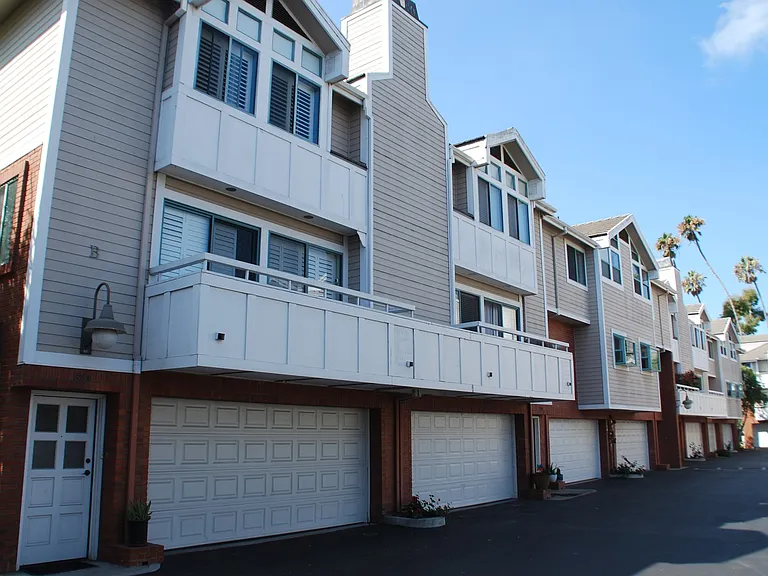 875 S B St — Photo 23