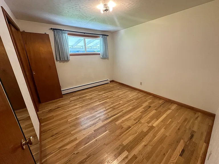 33 W Evergreen Dr — Photo 16