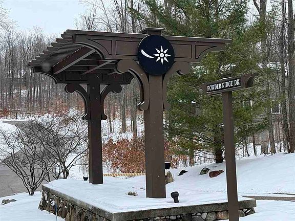 3rd image of Powder Ridge Dr Unit 4