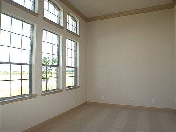 3rd image of 4114 Candlewood Ln