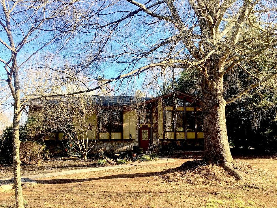 1st image of 1402 Barcelona Dr