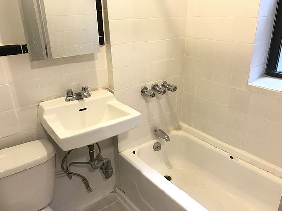 5th image of 35 E 17th St APT 319